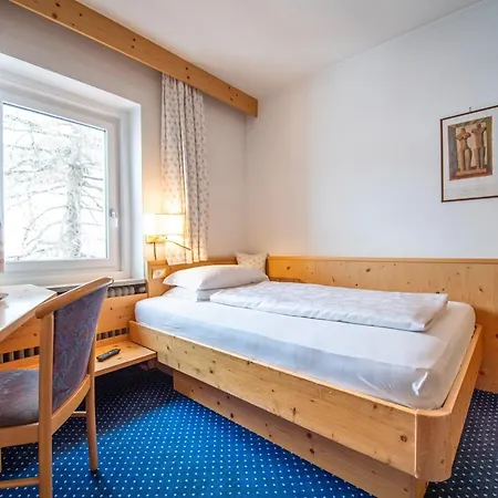 Bed & Breakfast Garni Bondi 3*